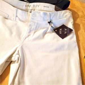 Ava & Viv Plus Size Bermuda Rolled Cuff White Jean Shorts Power Stretch NEW